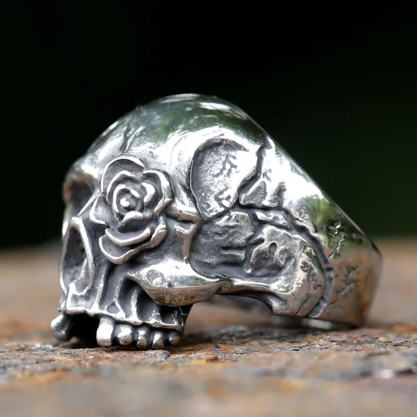 bague-skull-œil-fleuri