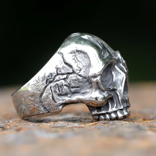 bague-skull-œil-fleuri