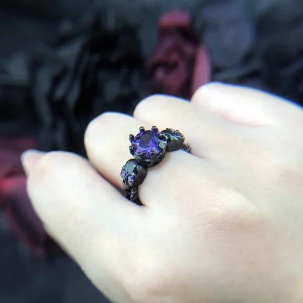 bague-skull-diamant-violet