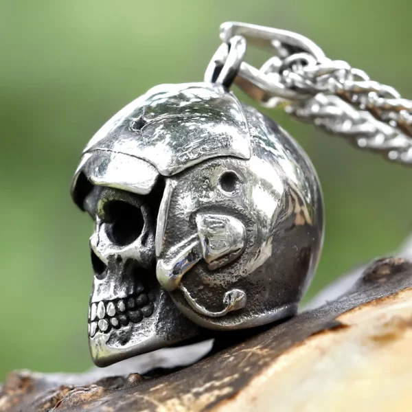 pendentif-skull-pilote-casque