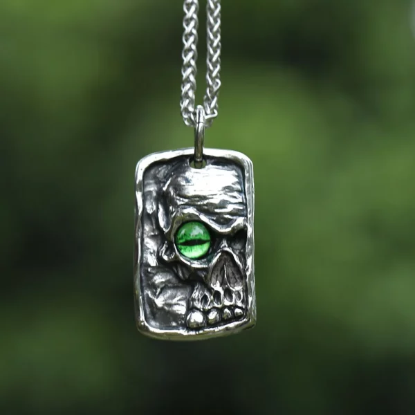 pendentif-skull-oeil-malefique