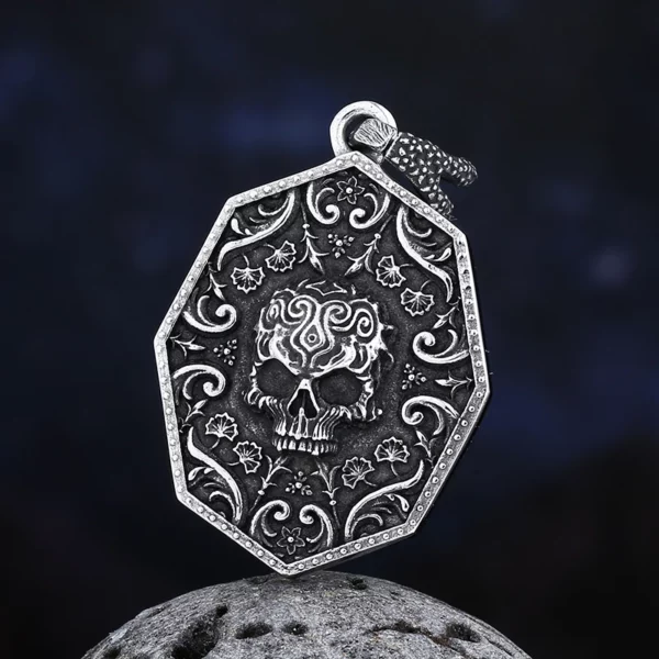 Pendentif Skull Médaillon Maudit