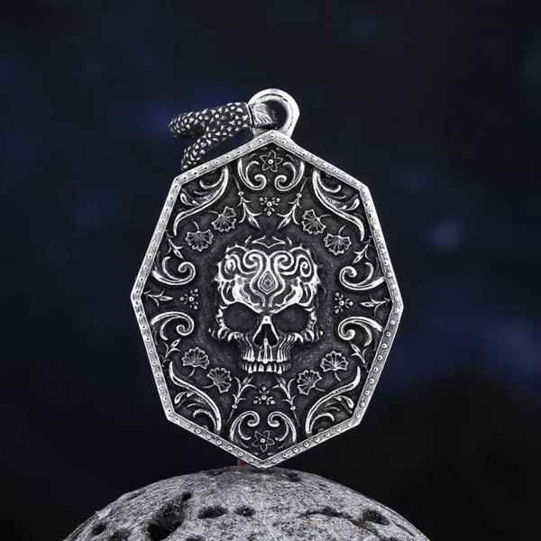 Pendentif Skull Médaillon Maudit